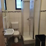 Leo Apartament *