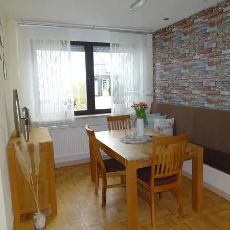 Leo Apartment