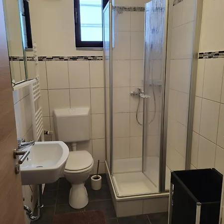 Leo Apartment *